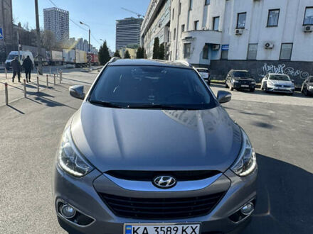 Серый Хендай их35, объемом двигателя 2 л и пробегом 121 тыс. км за 13900 $, фото 1 на Automoto.ua