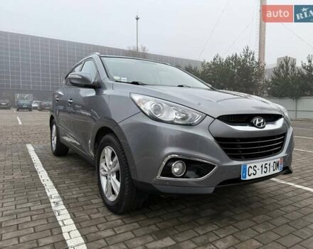Серый Хендай их35, объемом двигателя 1.7 л и пробегом 272 тыс. км за 11750 $, фото 1 на Automoto.ua
