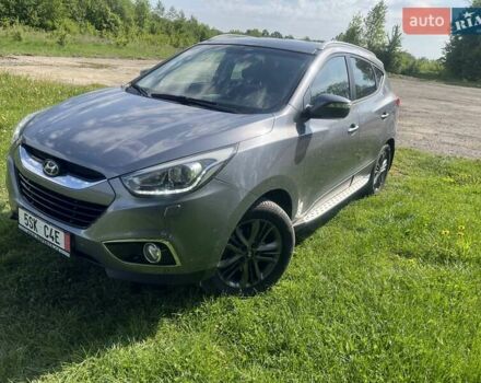 Серый Хендай их35, объемом двигателя 2 л и пробегом 180 тыс. км за 11000 $, фото 1 на Automoto.ua