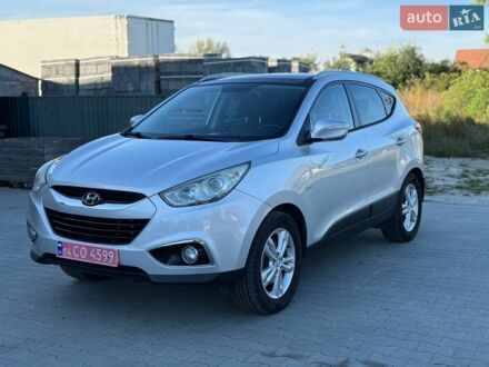 Серый Хендай их35, объемом двигателя 2 л и пробегом 229 тыс. км за 11500 $, фото 1 на Automoto.ua