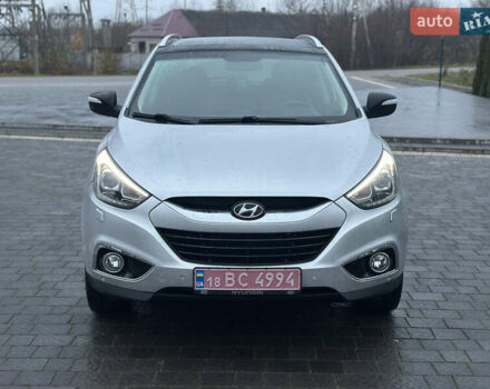 Серый Хендай их35, объемом двигателя 2 л и пробегом 180 тыс. км за 15100 $, фото 1 на Automoto.ua