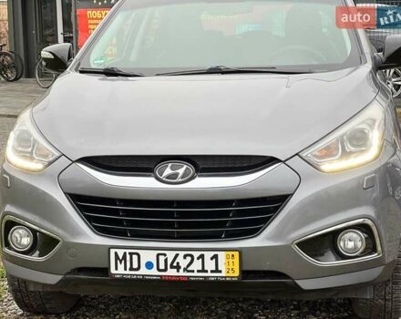 Серый Хендай их35, объемом двигателя 2 л и пробегом 223 тыс. км за 13400 $, фото 1 на Automoto.ua