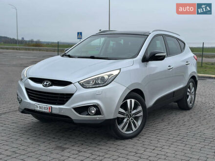 Серый Хендай их35, объемом двигателя 2 л и пробегом 180 тыс. км за 15000 $, фото 1 на Automoto.ua