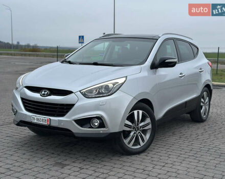 Серый Хендай их35, объемом двигателя 2 л и пробегом 180 тыс. км за 15000 $, фото 1 на Automoto.ua