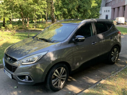 Сірий Хендай іх35, об'ємом двигуна 2 л та пробігом 228 тис. км за 14200 $, фото 1 на Automoto.ua
