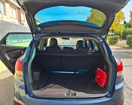 Синий Хендай их35, объемом двигателя 2 л и пробегом 103 тыс. км за 11000 $, фото 4 на Automoto.ua