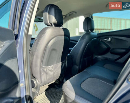 Синий Хендай их35, объемом двигателя 1.7 л и пробегом 263 тыс. км за 10800 $, фото 17 на Automoto.ua