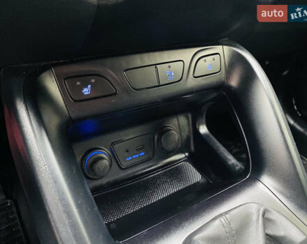 Хендай их35 2011 в Харькове на Automoto.ua Синий Хендай их35, объемом двигателя 2 л и пробегом 153 тыс. км за 9950 $, фото 38 на Automoto.ua