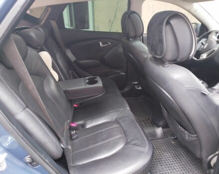 Синий Хендай их35, объемом двигателя 2 л и пробегом 200 тыс. км за 11000 $, фото 7 на Automoto.ua