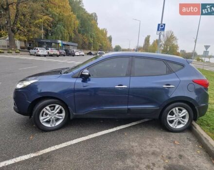 Синий Хендай их35, объемом двигателя 2 л и пробегом 138 тыс. км за 12400 $, фото 4 на Automoto.ua