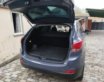 Синий Хендай их35, объемом двигателя 2 л и пробегом 200 тыс. км за 11000 $, фото 4 на Automoto.ua