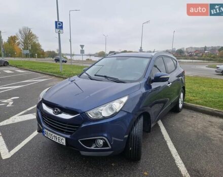 Синий Хендай их35, объемом двигателя 2 л и пробегом 138 тыс. км за 11500 $, фото 2 на Automoto.ua