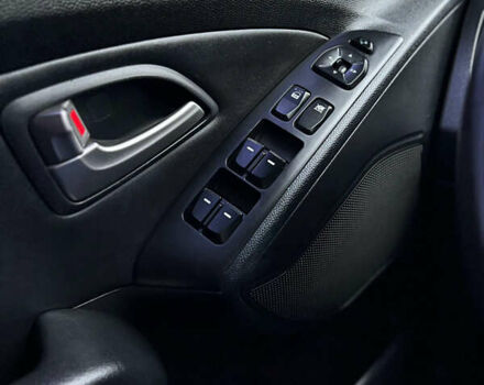 Синий Хендай их35, объемом двигателя 2 л и пробегом 158 тыс. км за 13999 $, фото 10 на Automoto.ua