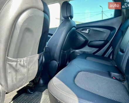 Синий Хендай их35, объемом двигателя 1.7 л и пробегом 263 тыс. км за 10800 $, фото 18 на Automoto.ua