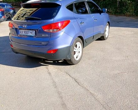 Синий Хендай их35, объемом двигателя 2 л и пробегом 152 тыс. км за 11500 $, фото 2 на Automoto.ua
