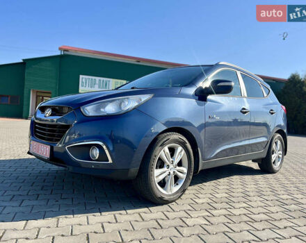 Синий Хендай их35, объемом двигателя 1.7 л и пробегом 263 тыс. км за 10800 $, фото 3 на Automoto.ua