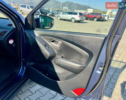 Синий Хендай их35, объемом двигателя 1.7 л и пробегом 263 тыс. км за 10800 $, фото 26 на Automoto.ua