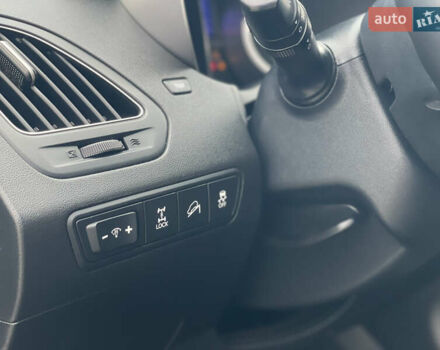 Синій Хендай іх35, об'ємом двигуна 2 л та пробігом 238 тис. км за 13300 $, фото 53 на Automoto.ua