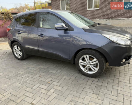 Синий Хендай их35, объемом двигателя 2 л и пробегом 175 тыс. км за 6500 $, фото 3 на Automoto.ua