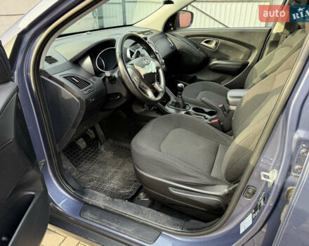 Синий Хендай их35, объемом двигателя 2 л и пробегом 175 тыс. км за 6500 $, фото 9 на Automoto.ua