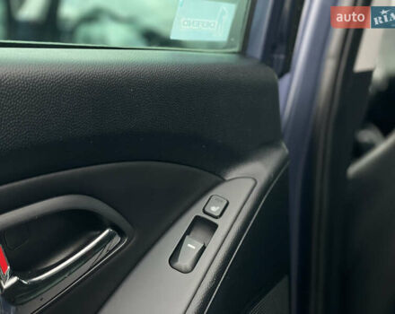 Синій Хендай іх35, об'ємом двигуна 2 л та пробігом 238 тис. км за 13300 $, фото 41 на Automoto.ua