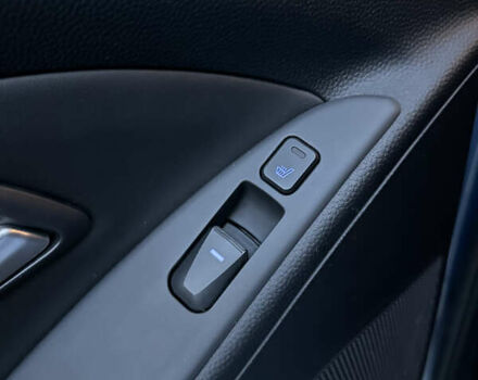 Синий Хендай их35, объемом двигателя 2 л и пробегом 219 тыс. км за 14950 $, фото 11 на Automoto.ua