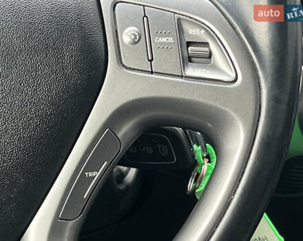 Синий Хендай их35, объемом двигателя 2 л и пробегом 150 тыс. км за 16400 $, фото 15 на Automoto.ua