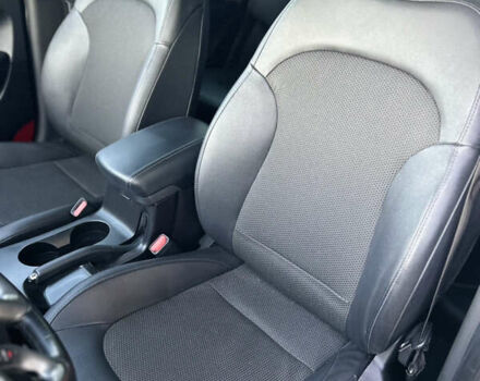 Синий Хендай их35, объемом двигателя 2 л и пробегом 149 тыс. км за 16600 $, фото 9 на Automoto.ua