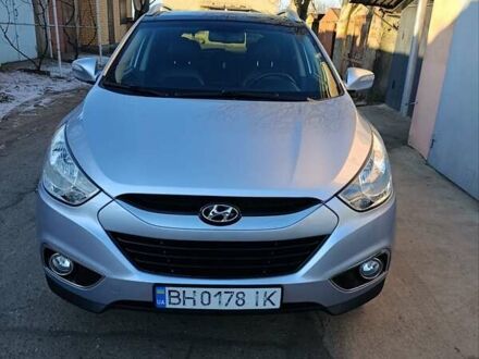 Синий Хендай их35, объемом двигателя 2 л и пробегом 115 тыс. км за 11700 $, фото 1 на Automoto.ua