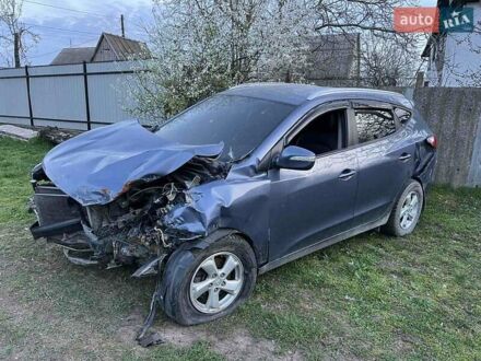 Синий Хендай их35, объемом двигателя 2 л и пробегом 200 тыс. км за 3300 $, фото 1 на Automoto.ua