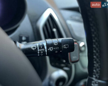 Зеленый Хендай их35, объемом двигателя 2 л и пробегом 186 тыс. км за 11000 $, фото 29 на Automoto.ua