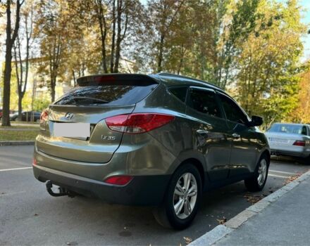 Зеленый Хендай их35, объемом двигателя 2 л и пробегом 186 тыс. км за 9999 $, фото 2 на Automoto.ua