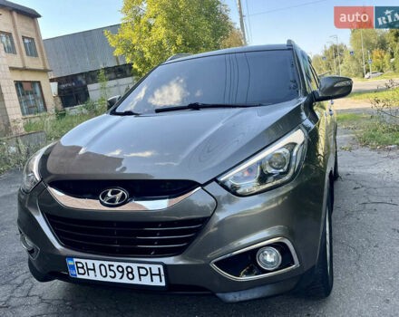 Зеленый Хендай их35, объемом двигателя 2 л и пробегом 185 тыс. км за 10500 $, фото 1 на Automoto.ua