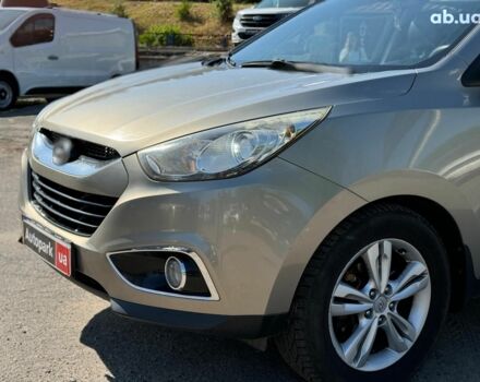 Зелений Хендай іх35, об'ємом двигуна 2 л та пробігом 246 тис. км за 10890 $, фото 8 на Automoto.ua