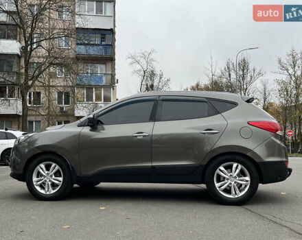 Зеленый Хендай их35, объемом двигателя 2 л и пробегом 187 тыс. км за 10999 $, фото 7 на Automoto.ua