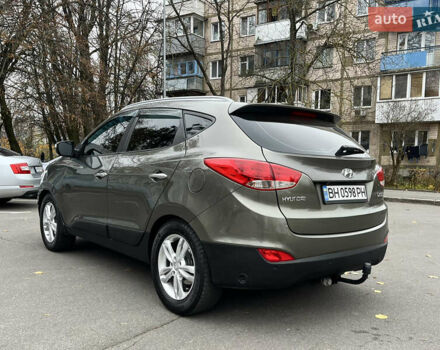 Зеленый Хендай их35, объемом двигателя 2 л и пробегом 187 тыс. км за 10999 $, фото 8 на Automoto.ua