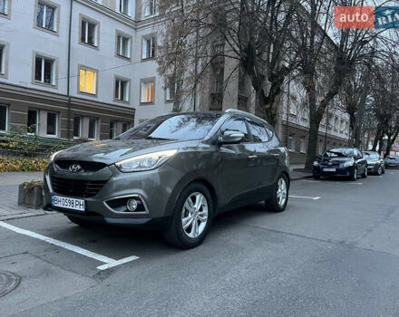 Зеленый Хендай их35, объемом двигателя 2 л и пробегом 187 тыс. км за 10999 $, фото 1 на Automoto.ua
