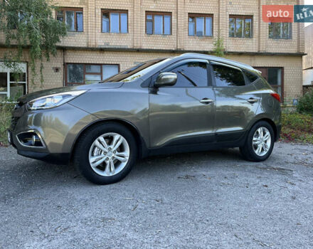 Зеленый Хендай их35, объемом двигателя 2 л и пробегом 186 тыс. км за 11000 $, фото 8 на Automoto.ua