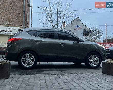 Зеленый Хендай их35, объемом двигателя 2 л и пробегом 187 тыс. км за 10999 $, фото 4 на Automoto.ua