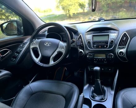 Зеленый Хендай их35, объемом двигателя 2 л и пробегом 186 тыс. км за 9999 $, фото 5 на Automoto.ua