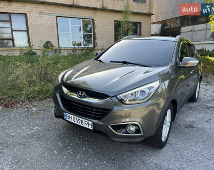 Зеленый Хендай их35, объемом двигателя 2 л и пробегом 186 тыс. км за 11000 $, фото 11 на Automoto.ua