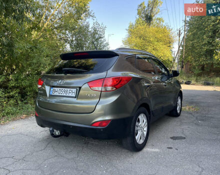 Зеленый Хендай их35, объемом двигателя 2 л и пробегом 186 тыс. км за 11000 $, фото 3 на Automoto.ua