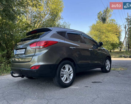 Зеленый Хендай их35, объемом двигателя 2 л и пробегом 186 тыс. км за 11000 $, фото 2 на Automoto.ua