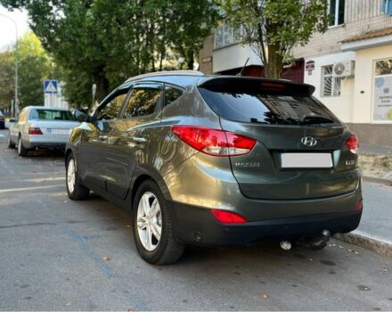 Зеленый Хендай их35, объемом двигателя 2 л и пробегом 186 тыс. км за 9999 $, фото 1 на Automoto.ua