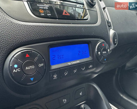 Зелений Хендай іх35, об'ємом двигуна 2 л та пробігом 212 тис. км за 13650 $, фото 23 на Automoto.ua