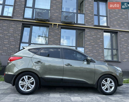 Зеленый Хендай их35, объемом двигателя 2 л и пробегом 212 тыс. км за 13650 $, фото 7 на Automoto.ua