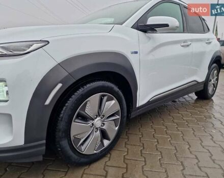Белый Хендай Kona, объемом двигателя 0 л и пробегом 15 тыс. км за 15300 $, фото 2 на Automoto.ua