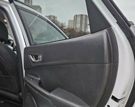 Белый Хендай Kona, объемом двигателя 0 л и пробегом 155 тыс. км за 16000 $, фото 18 на Automoto.ua