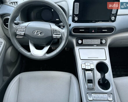 Белый Хендай Kona, объемом двигателя 0 л и пробегом 126 тыс. км за 16999 $, фото 17 на Automoto.ua