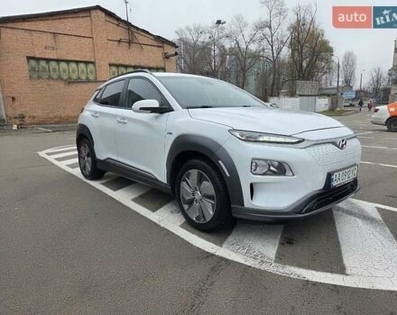 Белый Хендай Kona, объемом двигателя 0 л и пробегом 38 тыс. км за 15000 $, фото 2 на Automoto.ua